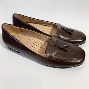 NWOT Life Stride Leather Look Brown Slip On Loafer